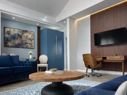 13 on Tenth - 255198