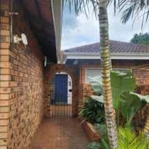 Hillton Manor Self-catering Apartments - Facade or entrance