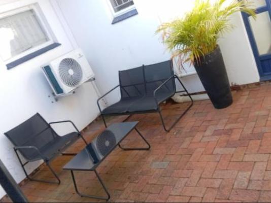 Hillton Manor Self-catering Apartments - Property / Building