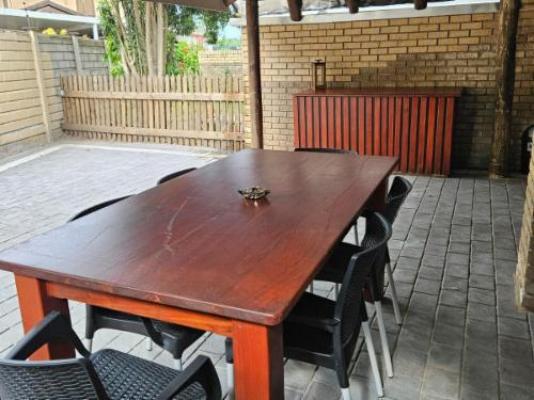 Hillton Manor Self-catering Apartments - Braai/BBQ facilities