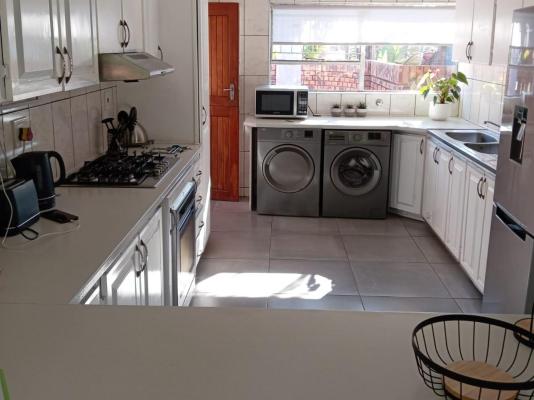 Hillton Manor Self-catering Apartments - 255321