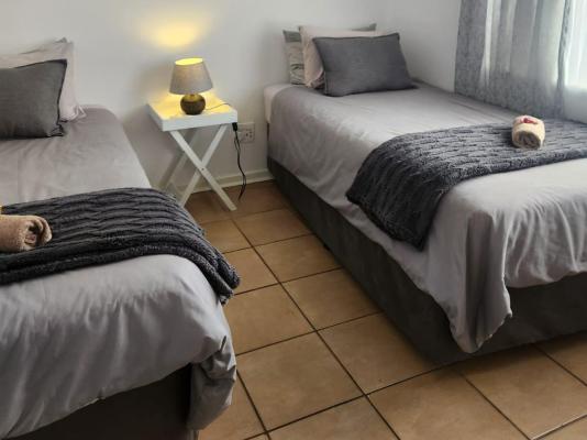 Hillton Manor Self-catering Apartments - 255330