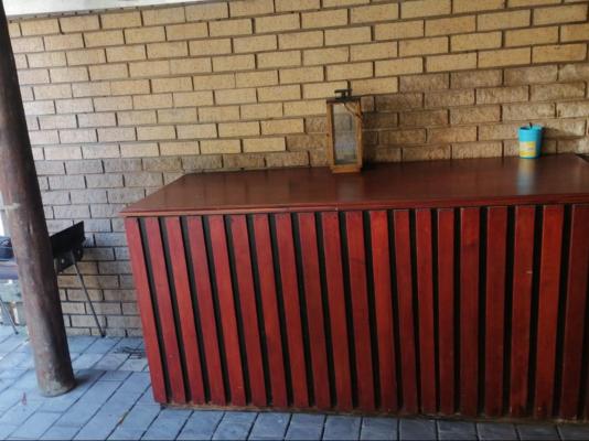 Hillton Manor Self-catering Apartments - 255342