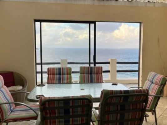 Whale's Tale - Dining area