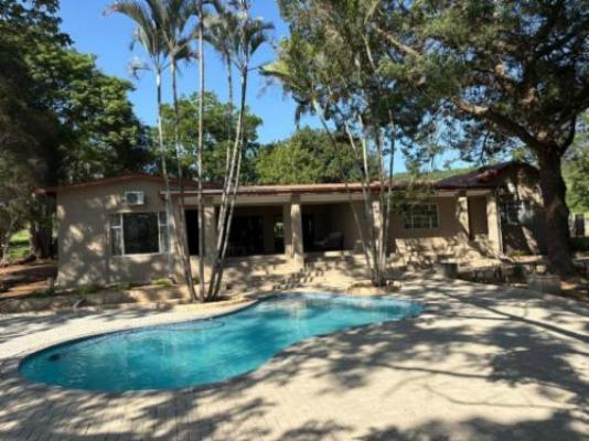 Zabini Lodge and Game Drive - Swimming pool