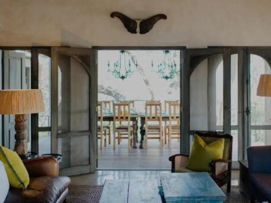 House Marape - Dining area