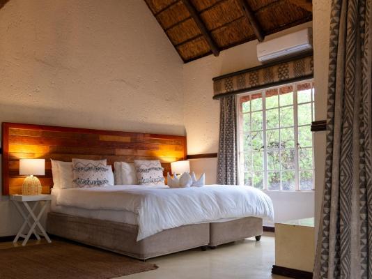 Mountain Lodge Family Room 