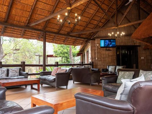 Mountain Lodge Family Room 