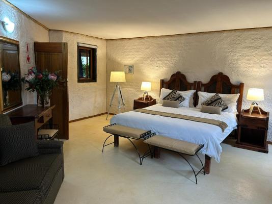 Zebra Stables- Family Room 