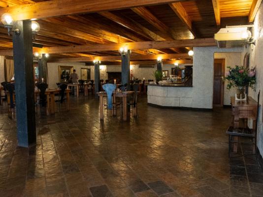 Zebra Stables- Family Room 