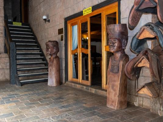 Zebra Stables- Family Room 