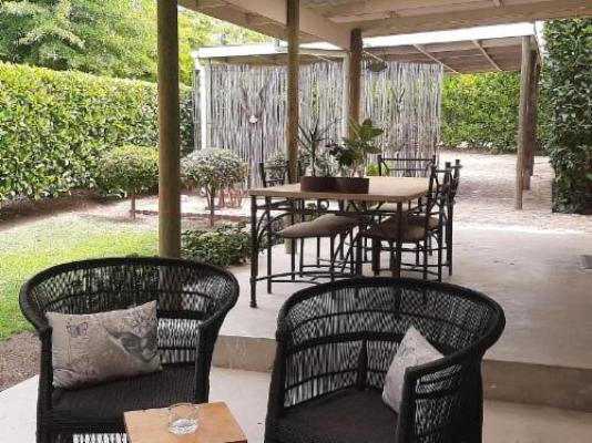 Kimi's Self Catering Guest Cottage - Patio