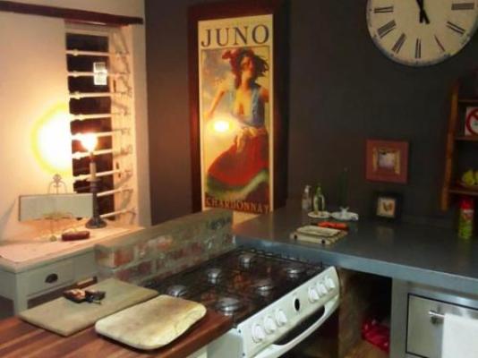 Kimi's Self Catering Guest Cottage - Dining area