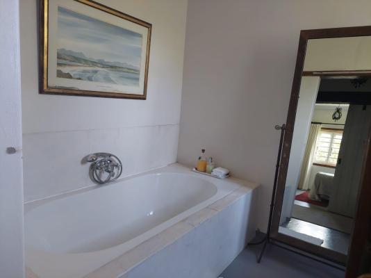 Kimi's Self Catering Guest Cottage - 256018