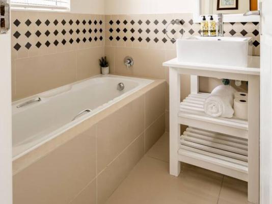 Phillip Villa - 256058