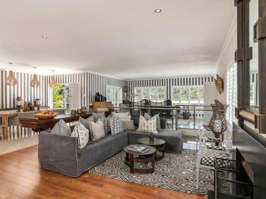 Phillip Villa - 256063