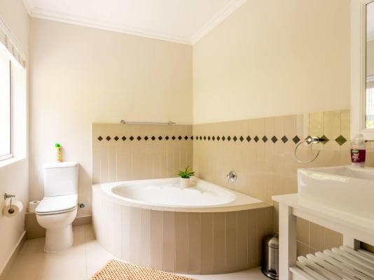 Phillip Villa - 256071