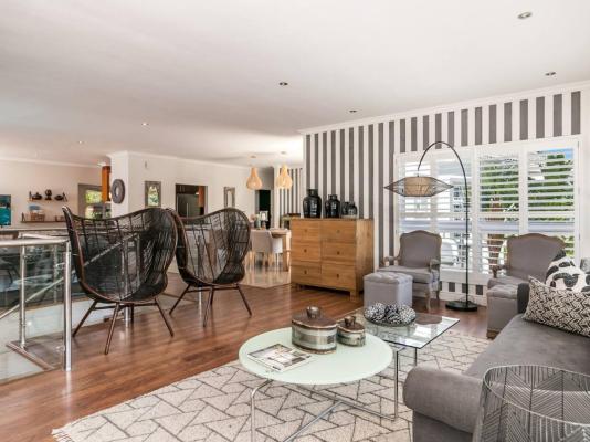 Phillip Villa - 256075