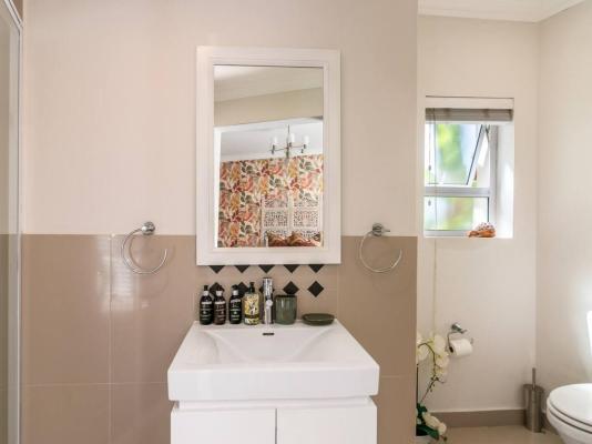 Phillip Villa - 256085