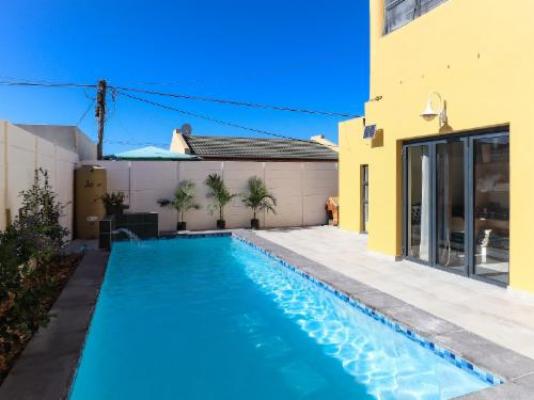 Camdale Guesthouse - Swimming pool