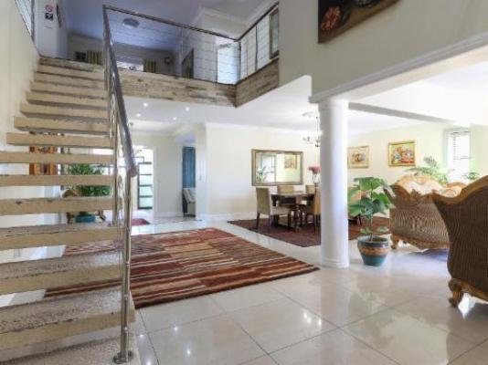 Camdale Guesthouse - Decorative detail