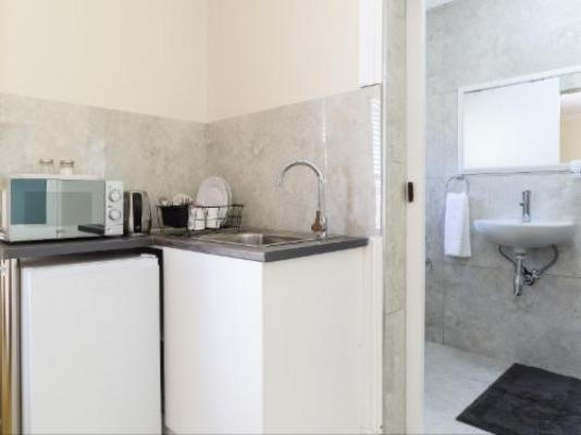 Camdale Guesthouse - Kitchenette