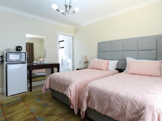 Camdale Guesthouse - 256273