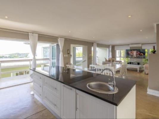 41 Ocean Ave - The Wille's - Breakfast area