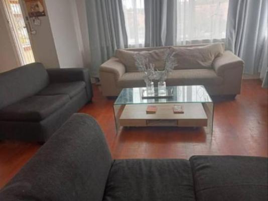 Kennington Lodge - Living Room