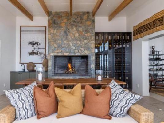 Goats Window Luxury Safari Lodge - Living Room