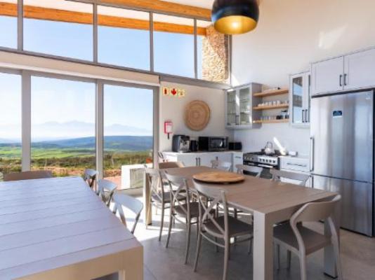 Goats Window Luxury Safari Lodge - Dining area