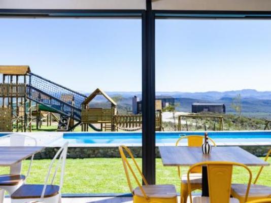 Goats Window Luxury Safari Lodge - Pool view