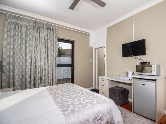 Room image 4