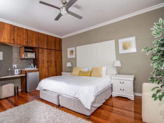 Room image 4