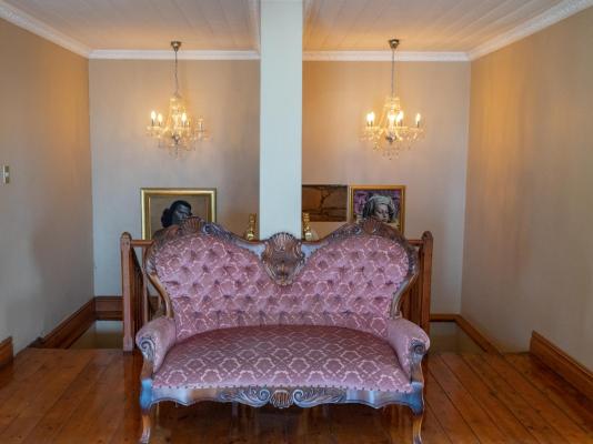 Sandstone Manor - 256804