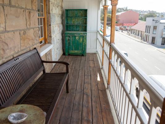 Sandstone Manor - 256811