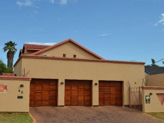 Augusta Villa St.Pio's Guest House - 256825