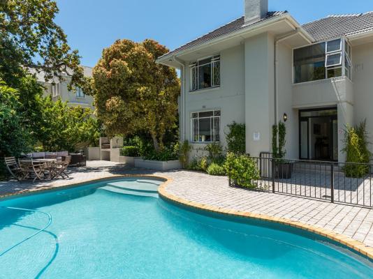 Oak Manor Boutique Guest House - 256847