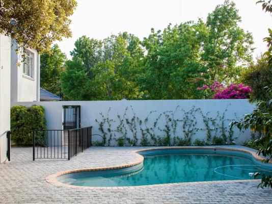 Oak Manor Boutique Guest House - 256854