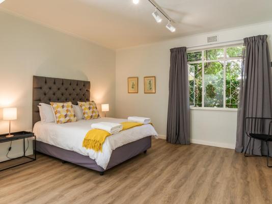 Oak Manor Boutique Guest House - 256856