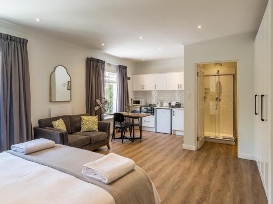 Oak Manor Boutique Guest House - 256862