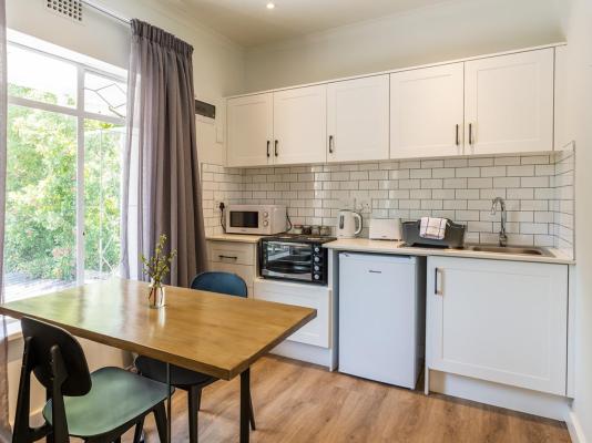 Oak Manor Boutique Guest House - 256865