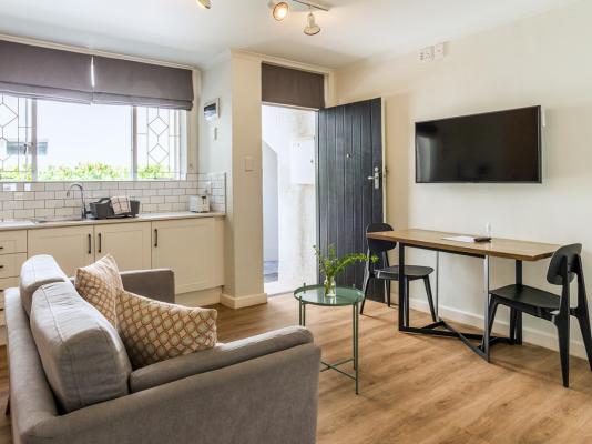 Oak Manor Boutique Guest House - 256868