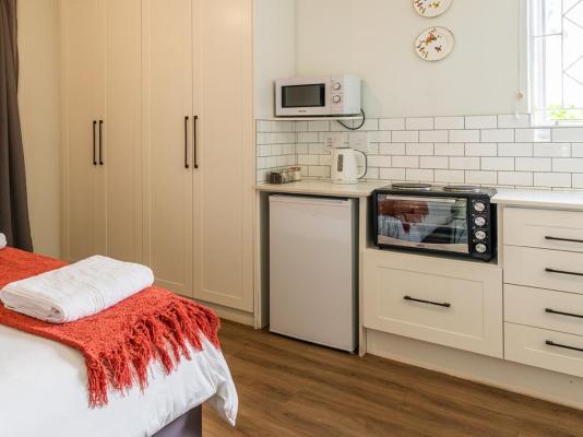 Oak Manor Boutique Guest House - 256869