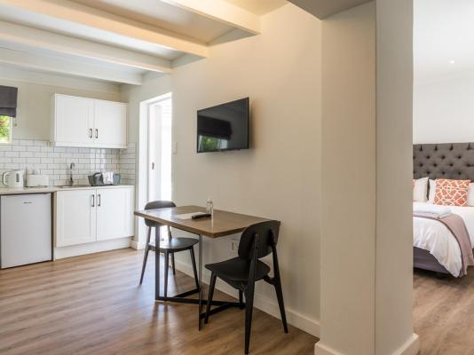 Oak Manor Boutique Guest House - 256872