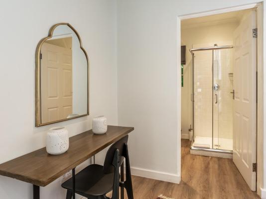 Oak Manor Boutique Guest House - 256876