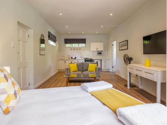 Oak Manor Boutique Guest House - 256879