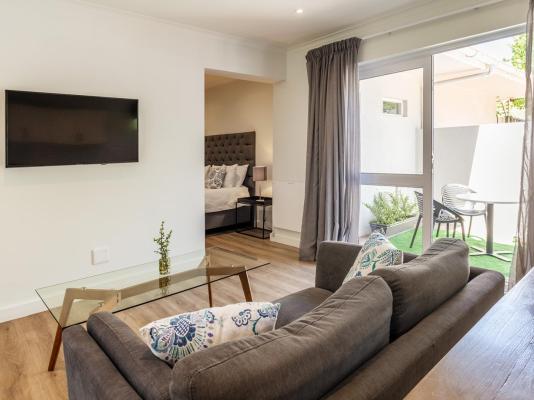 Oak Manor Boutique Guest House - 256887