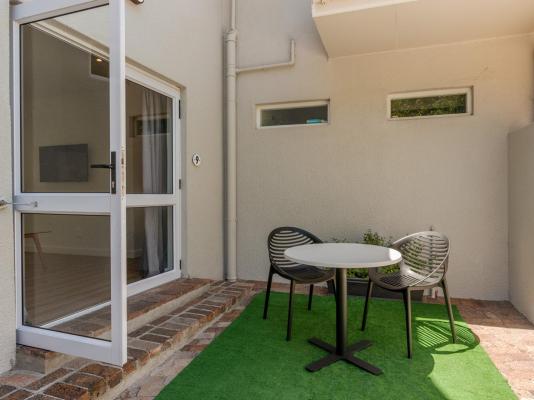 Oak Manor Boutique Guest House - 256888