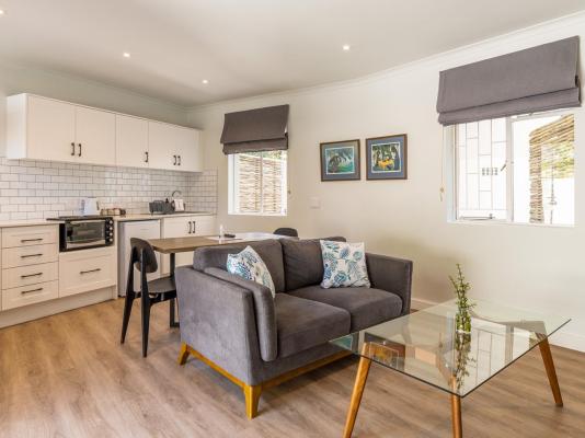 Oak Manor Boutique Guest House - 256891